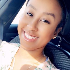 Meet your Posher, Lavina